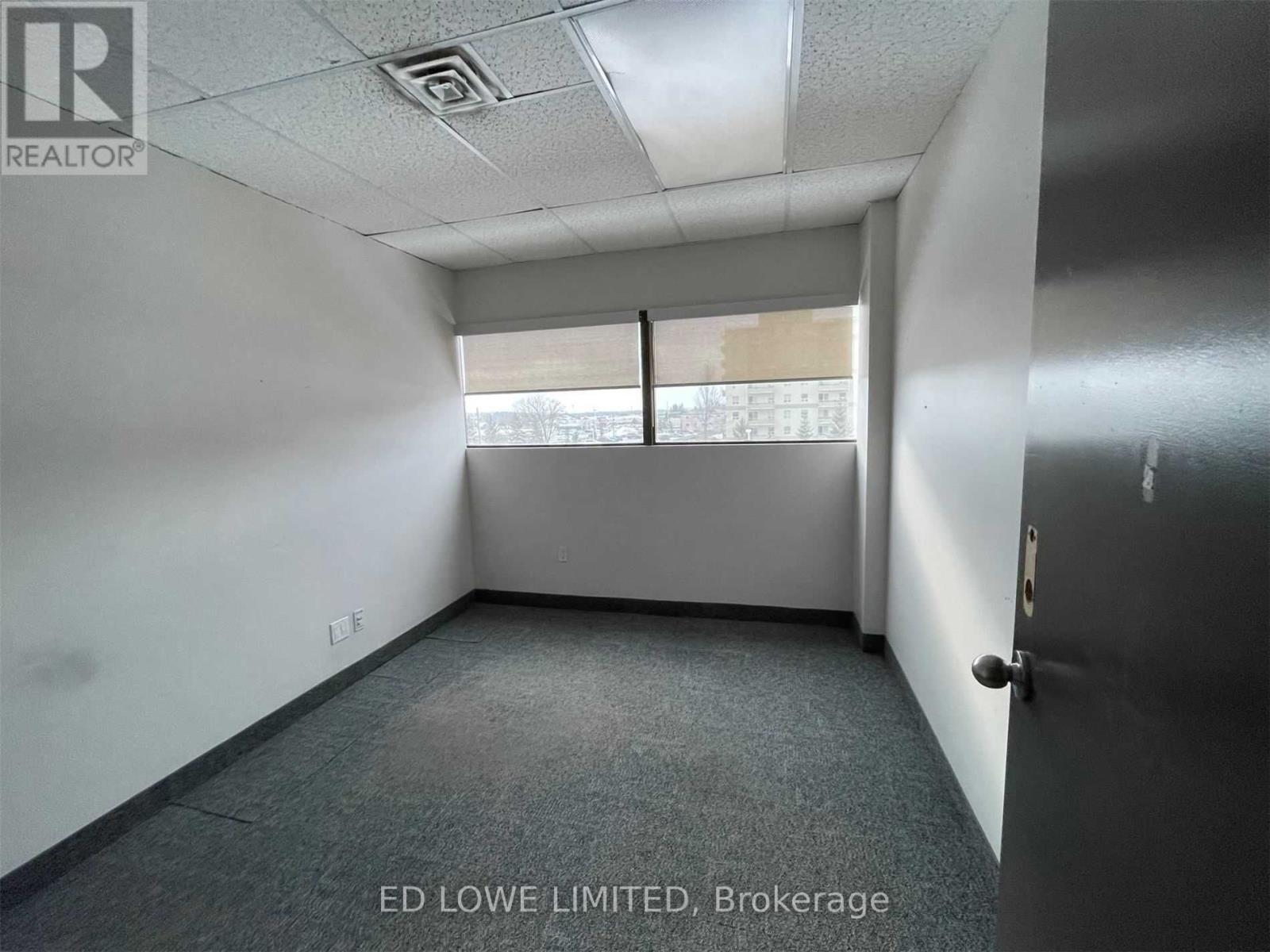 Photo 8 of listing located at #301 -121 WELLINGTON ST W