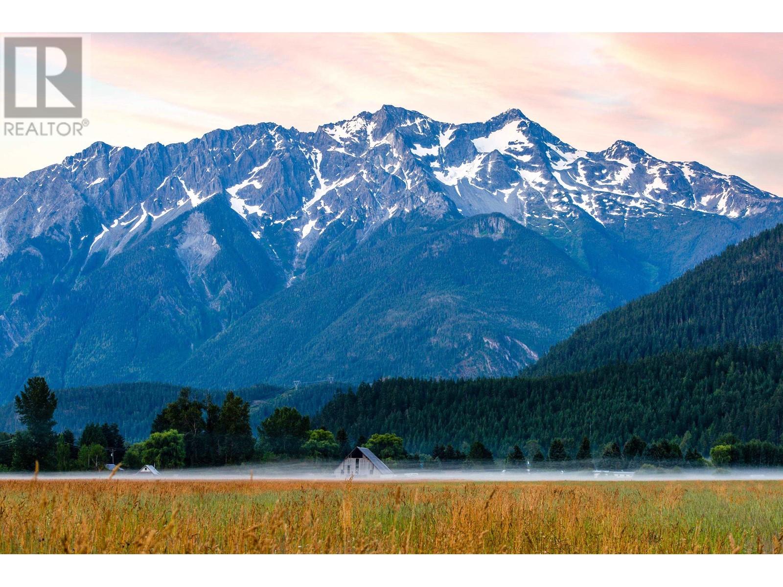 7631 Pemberton Meadows Road, Pemberton, British Columbia V0N 2L2 - Photo 3 - R2772716