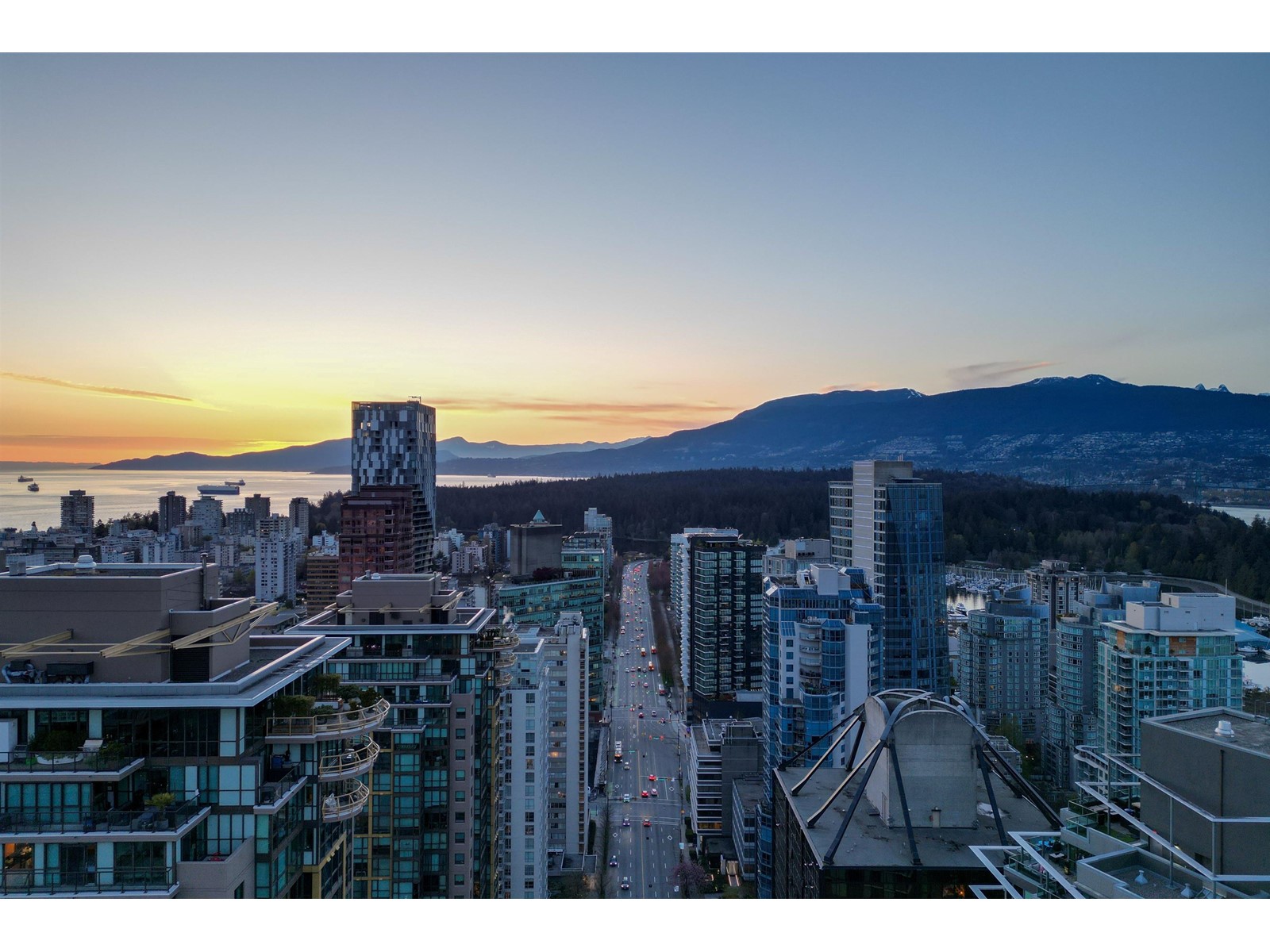 Ph5 1288 W Georgia Street, Vancouver, British Columbia  V6E 4R3 - Photo 5 - R2772841