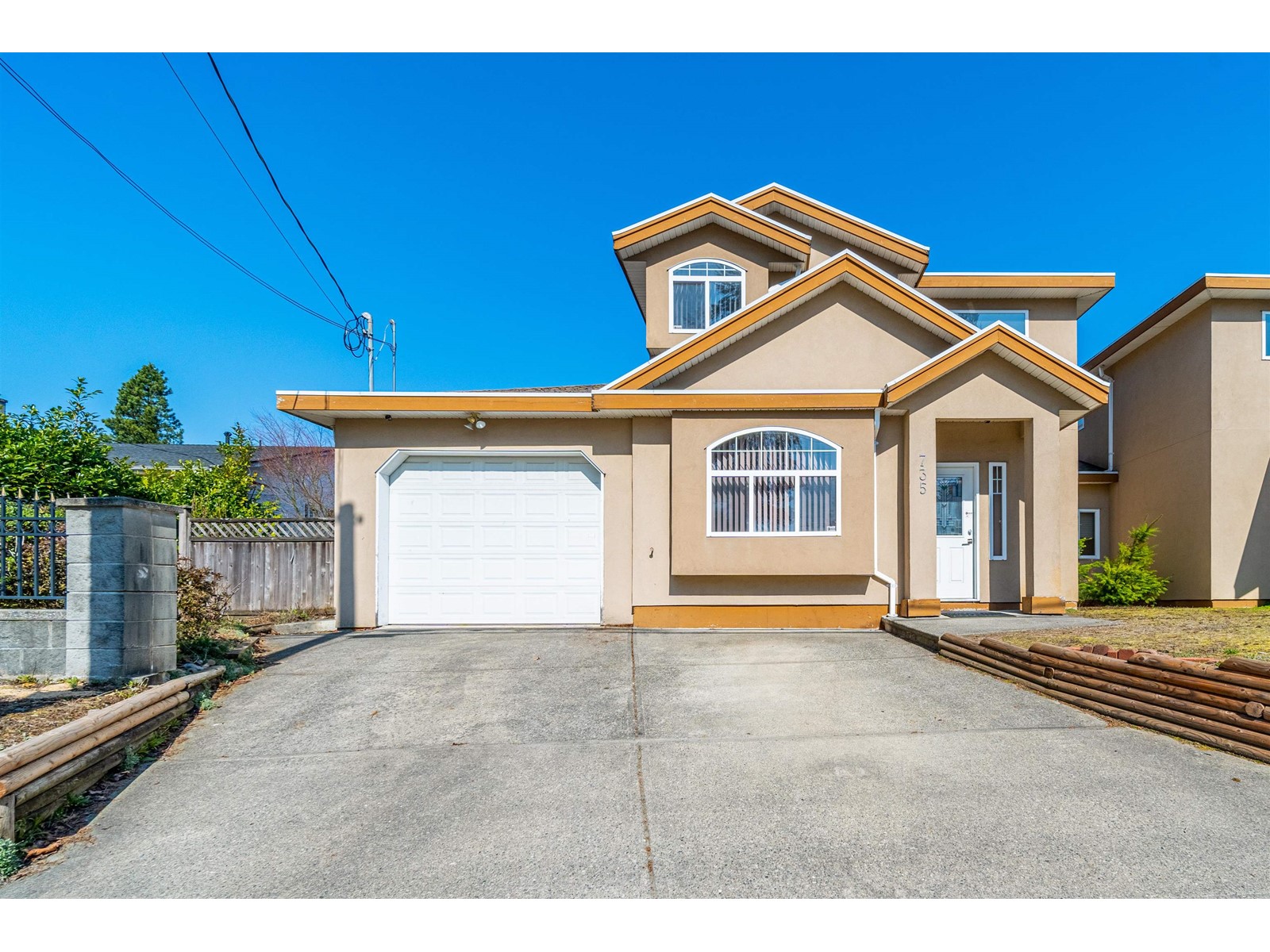 735 Smith Avenue, Coquitlam, British Columbia  V3J 2W8 - Photo 1 - R2773171