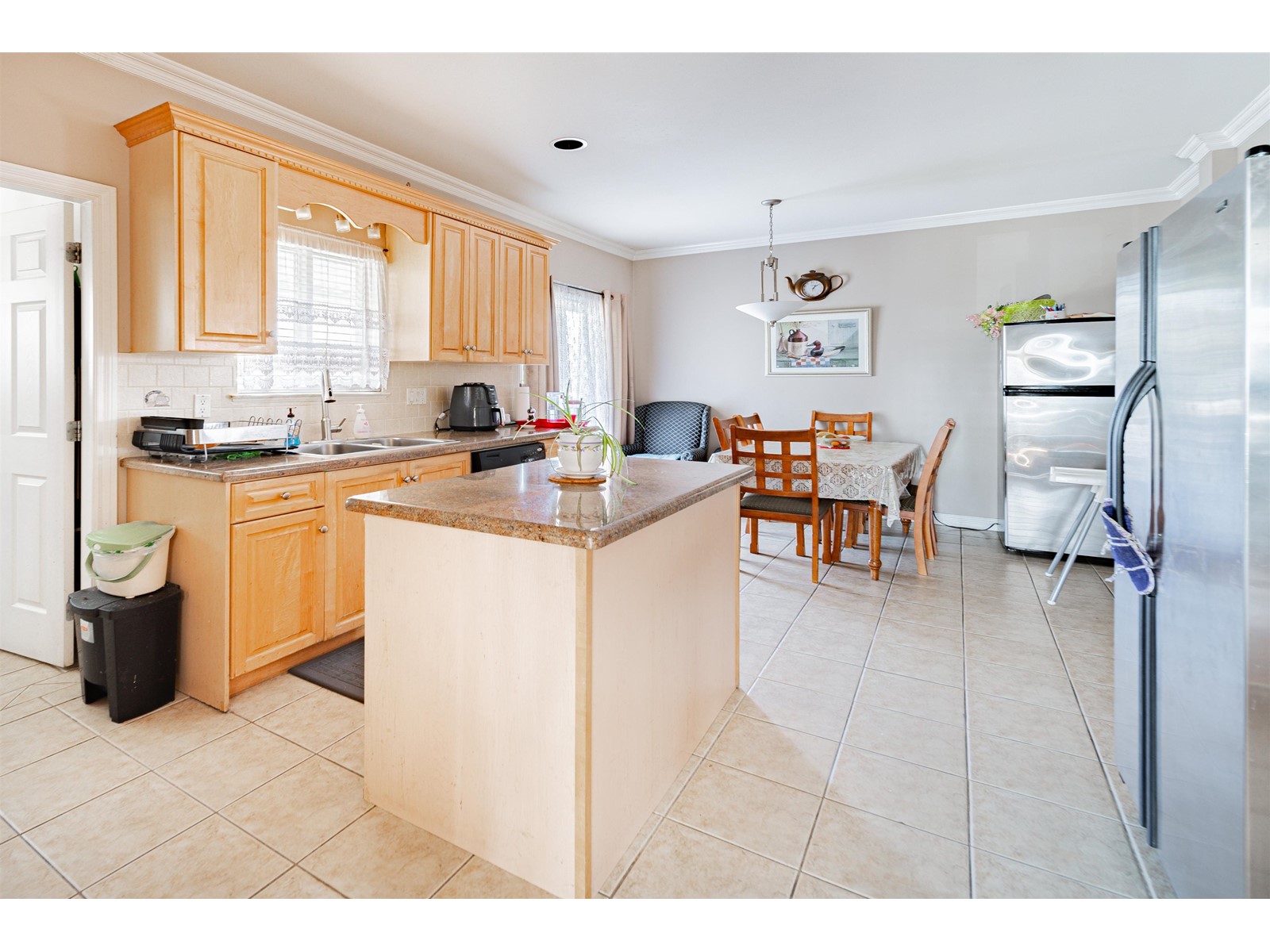 735 Smith Avenue, Coquitlam, British Columbia  V3J 2W8 - Photo 15 - R2773171