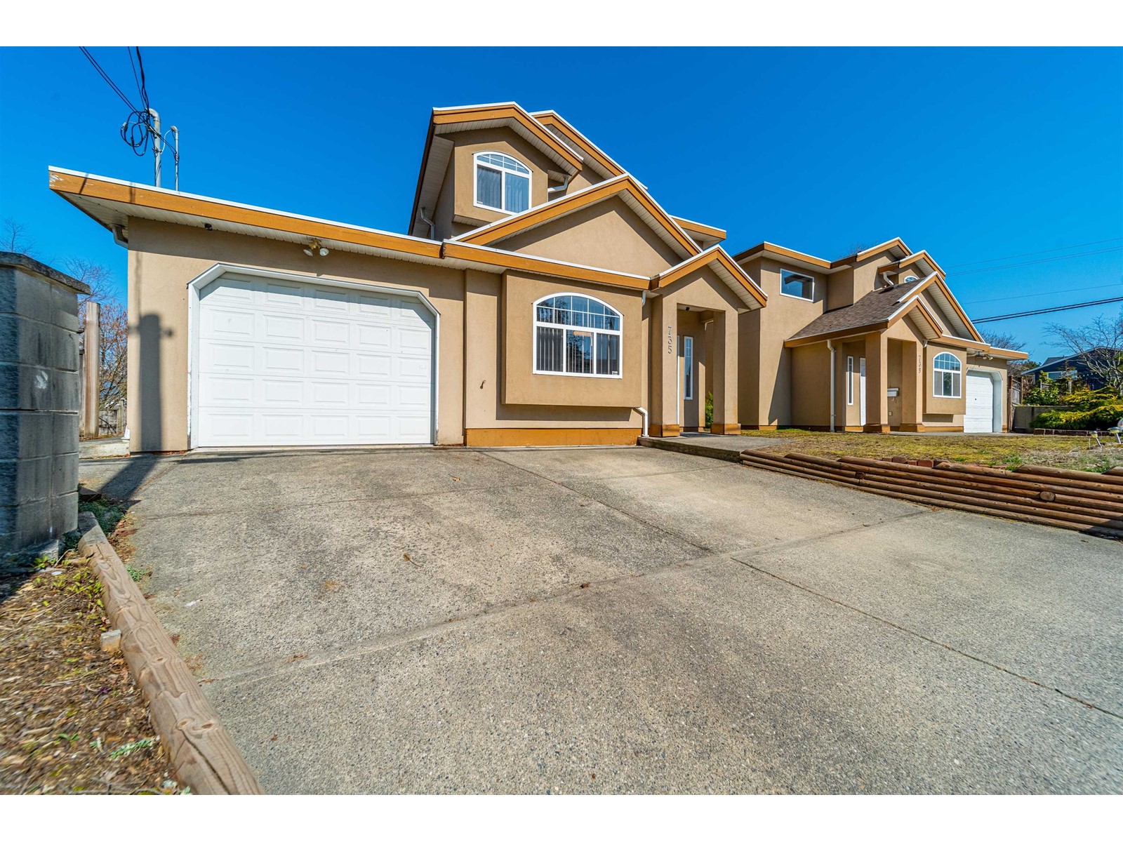 735 Smith Avenue, Coquitlam, British Columbia  V3J 2W8 - Photo 2 - R2773171