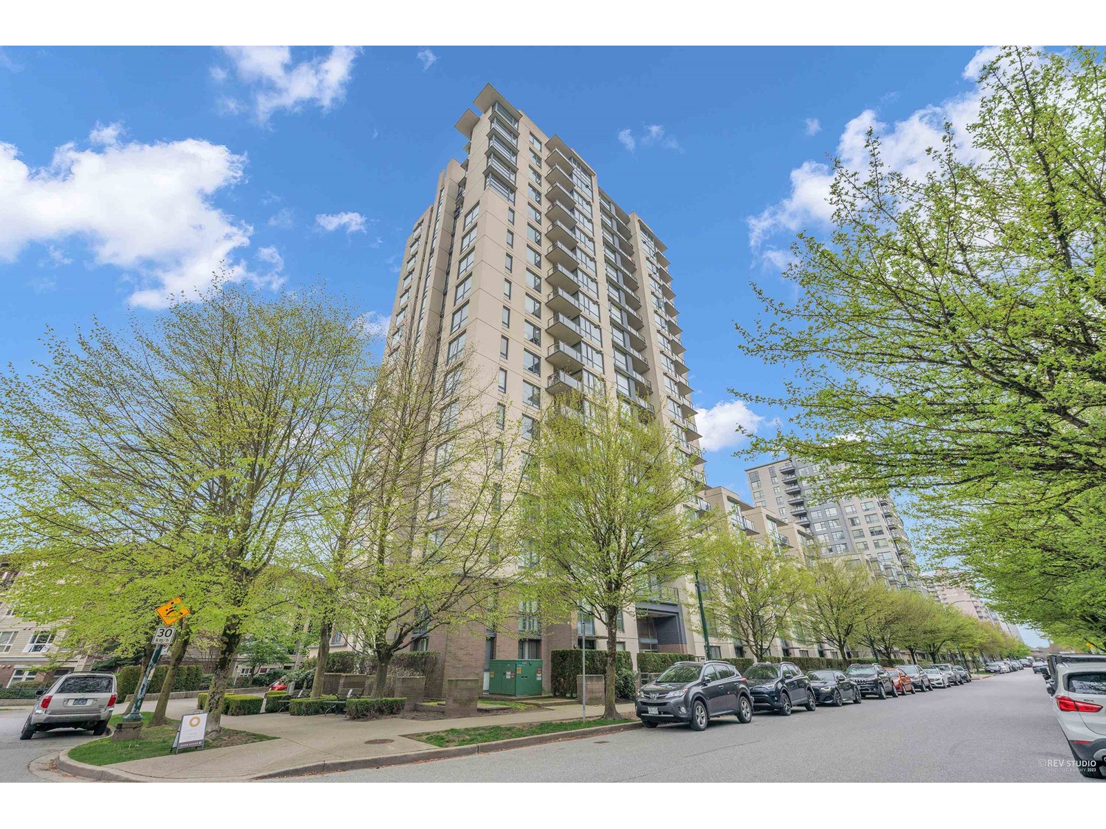 1805 3588 Crowley Drive, Vancouver, British Columbia  V5R 6H3 - Photo 1 - R2772875