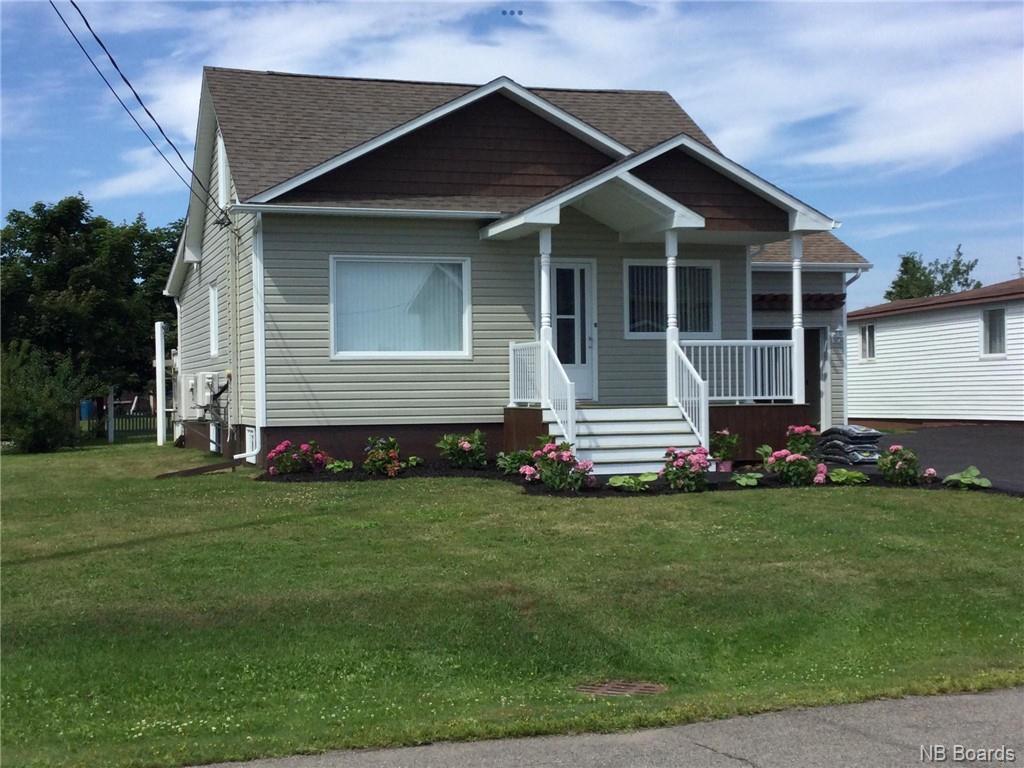 22 Rue Du Pecheur Sud, Lamèque, New Brunswick  E8T 1L1 - Photo 1 - NB082699