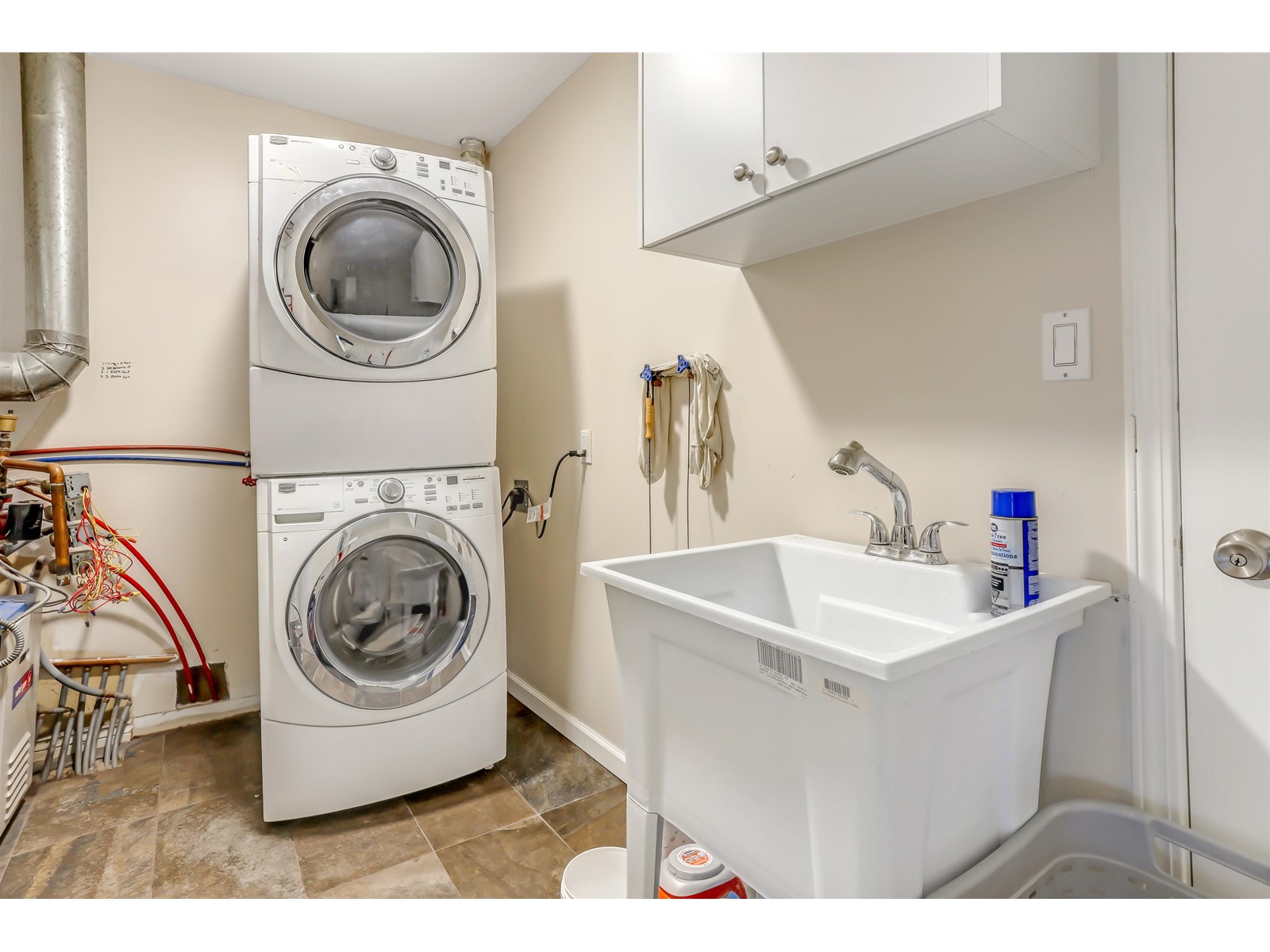 1233 Salter Street, New Westminster, British Columbia  V3M 6W9 - Photo 6 - R2773938