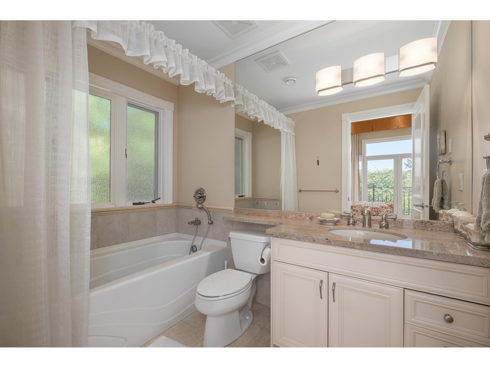 6718 Marine Crescent, Vancouver, British Columbia  V6P 5X3 - Photo 11 - R2773863