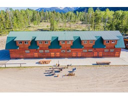 3054 Houlgrave Rd, Invermere, Ca