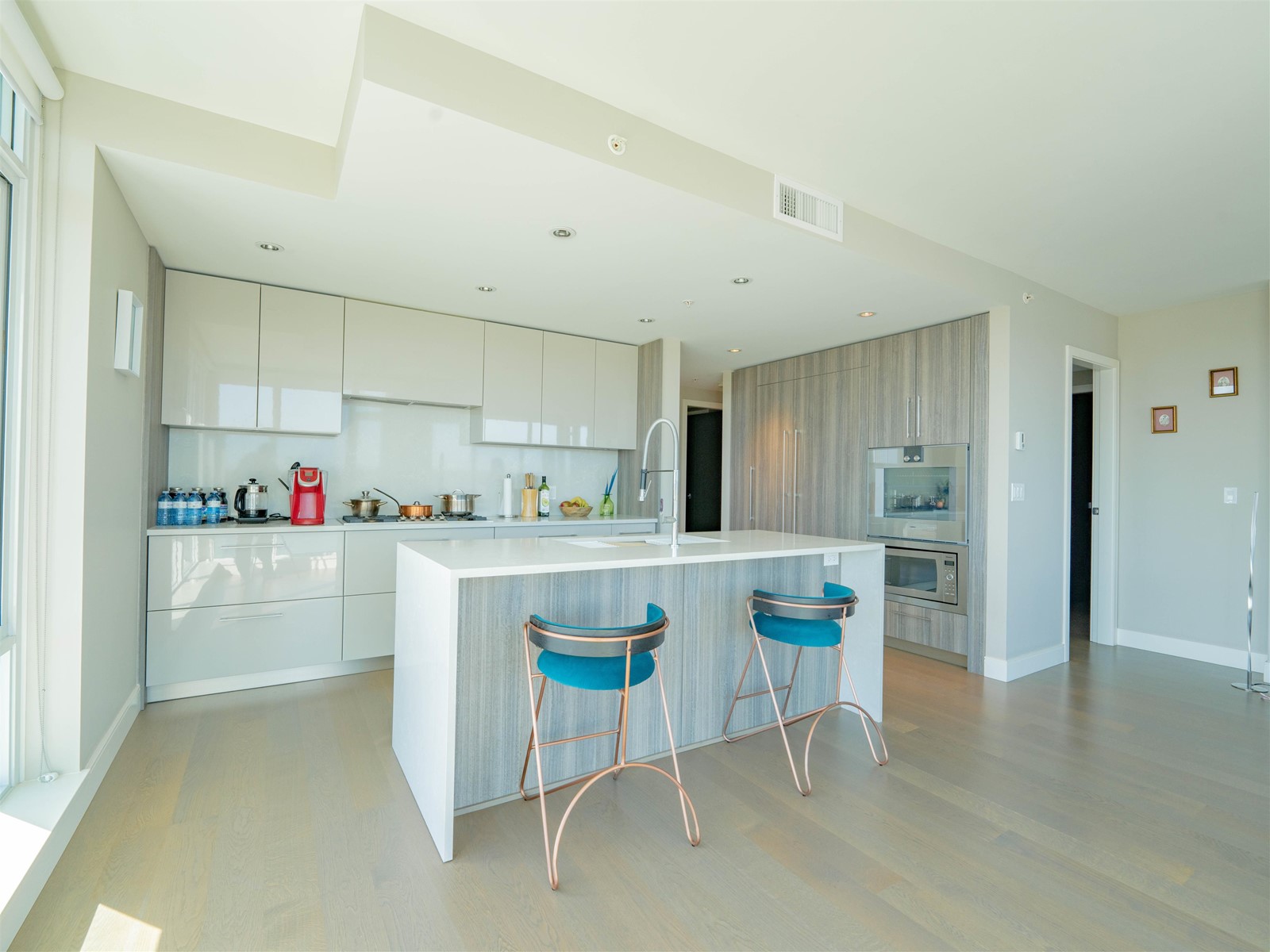 1108 210 Salter Street, New Westminster, British Columbia  V3M 5B1 - Photo 1 - R2774302