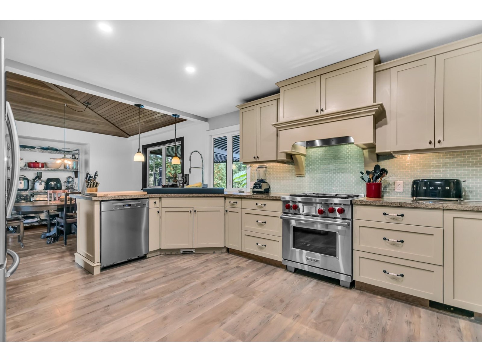 28064 112 Avenue, Maple Ridge, British Columbia  V2W 1M9 - Photo 11 - R2774456