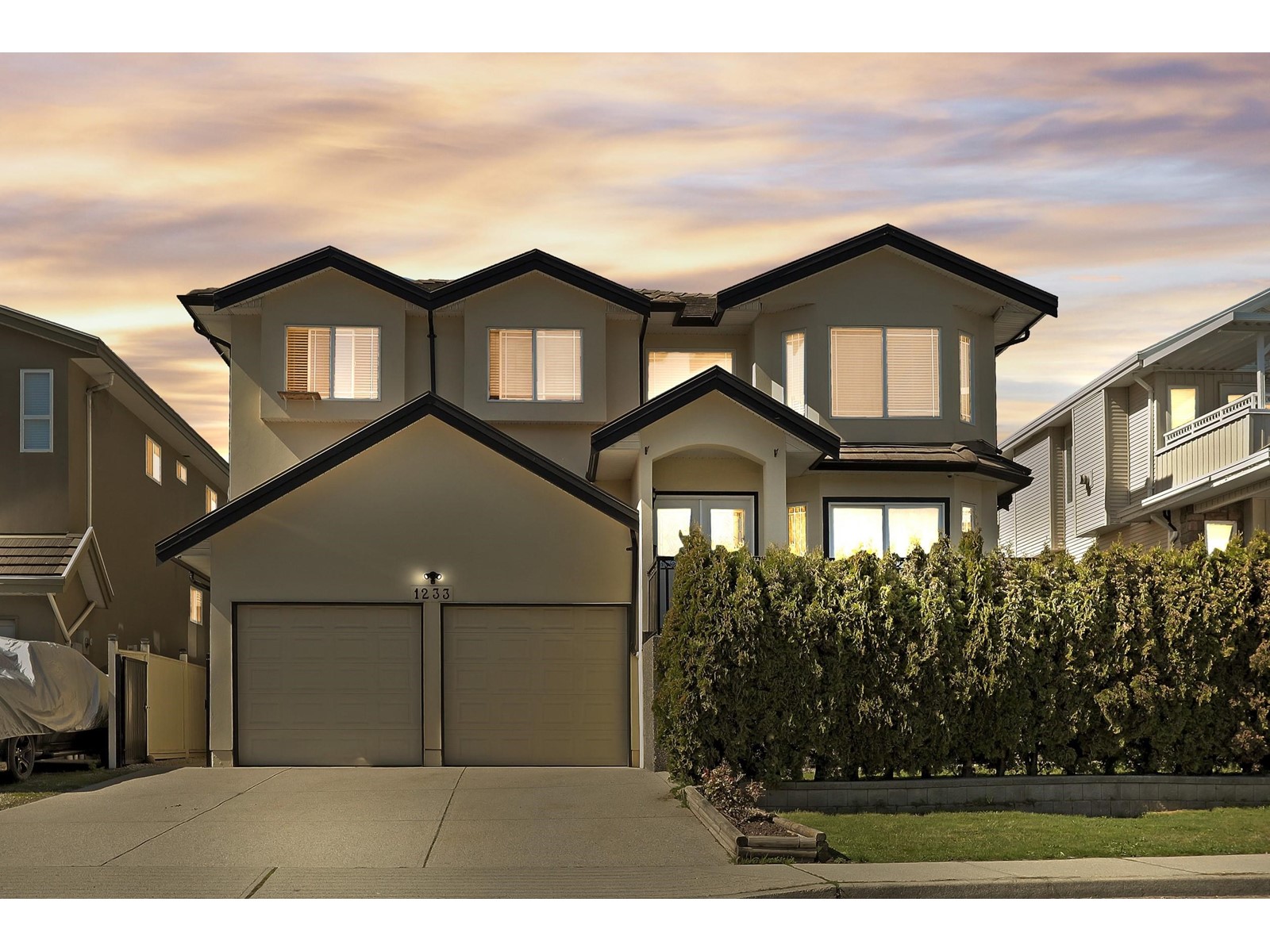 1233 Salter Street, New Westminster, British Columbia  V3M 6W9 - Photo 1 - R2773938