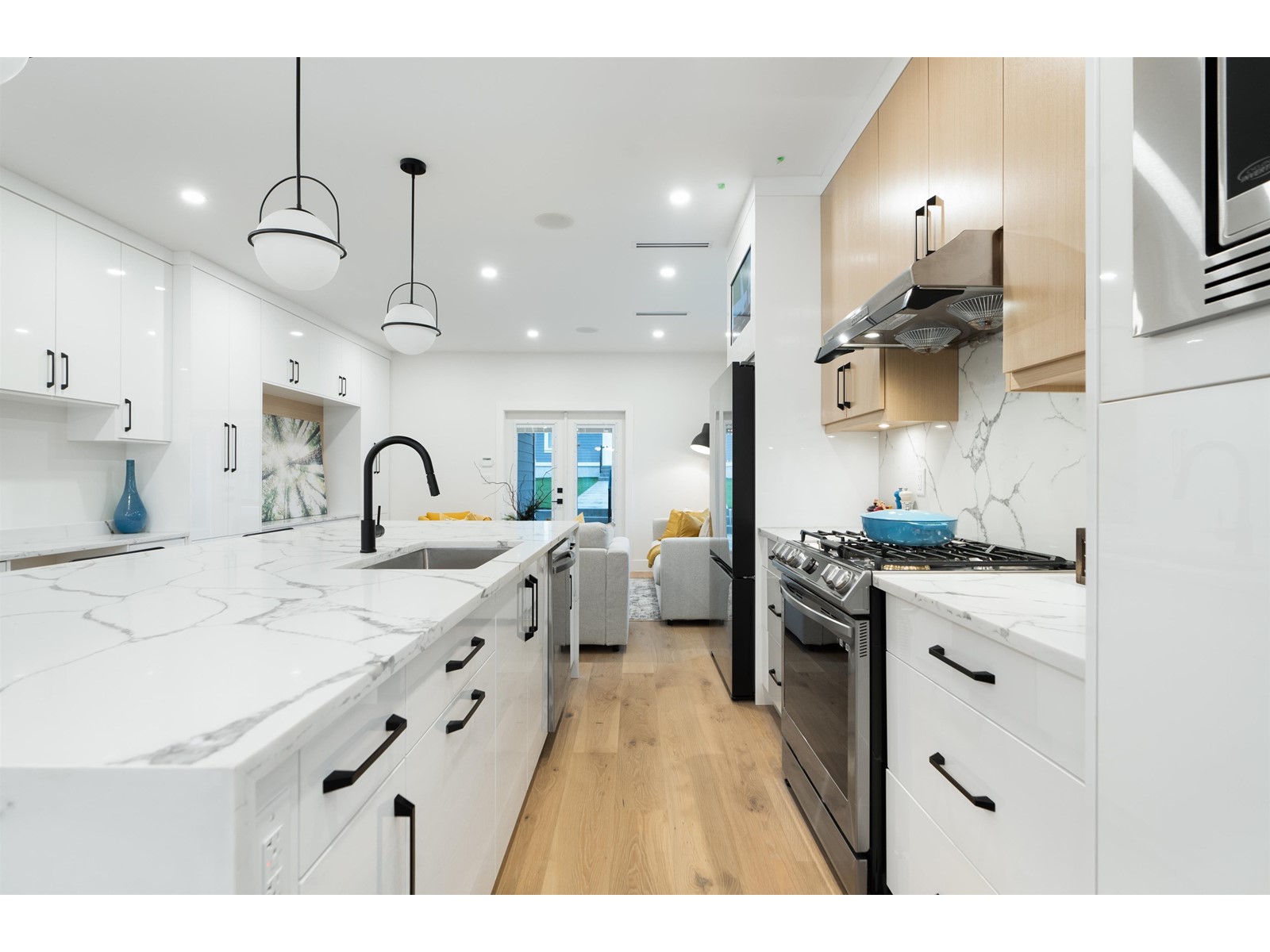 7878 Nursery Street, Burnaby, British Columbia  V5E 2B4 - Photo 6 - R2774566