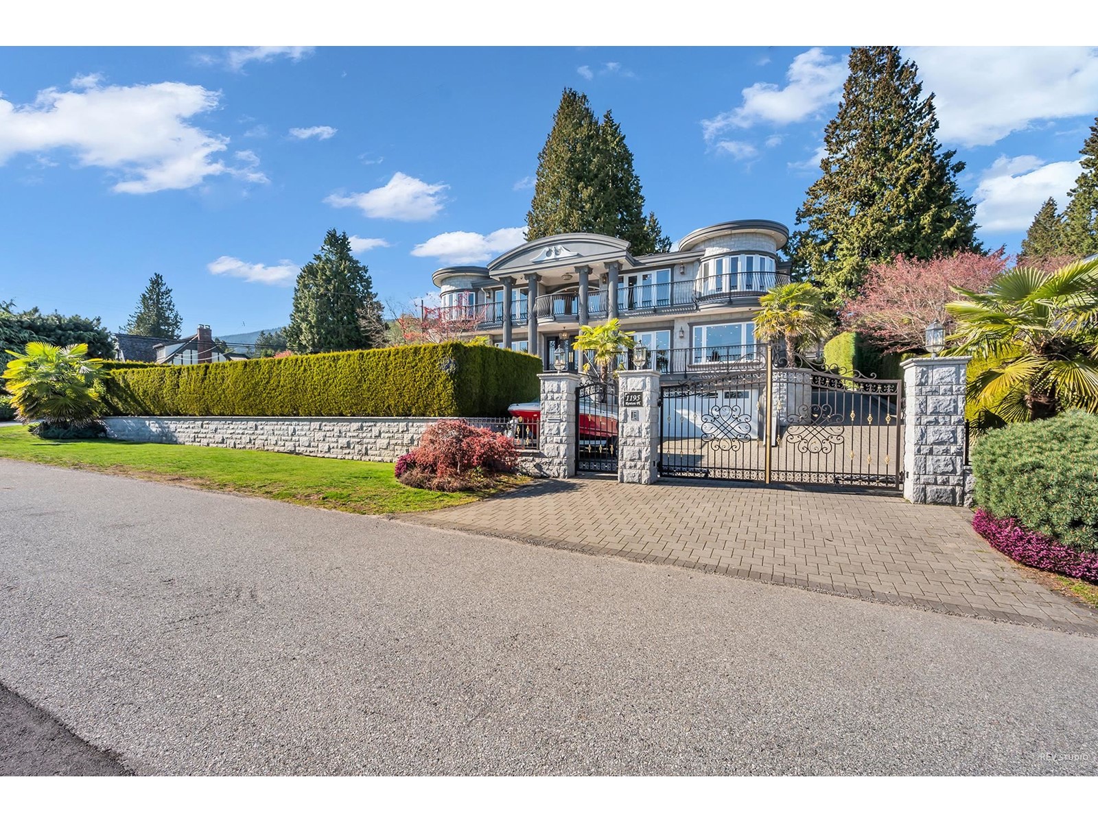 1195 Renton Place, West Vancouver, British Columbia  V7S 2K8 - Photo 36 - R2774725