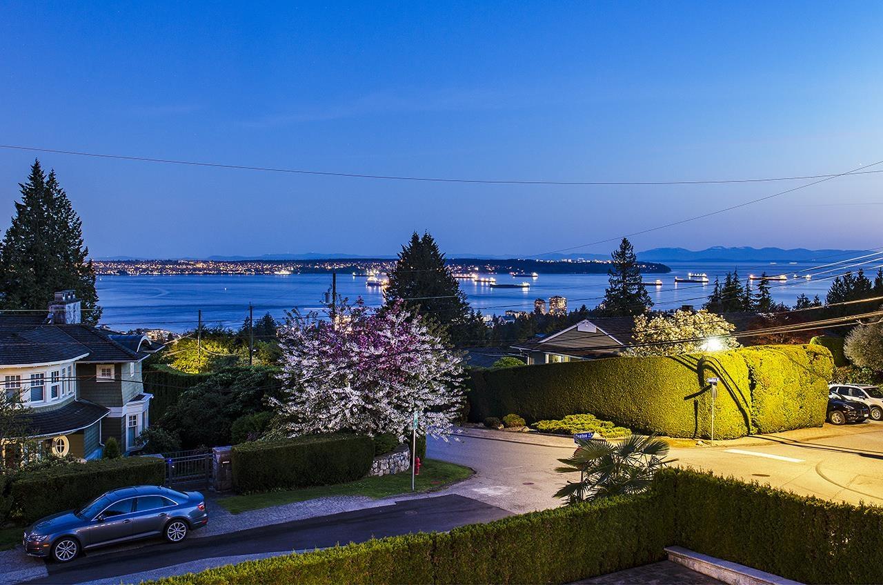 1195 Renton Place, West Vancouver, British Columbia  V7S 2K8 - Photo 5 - R2774725