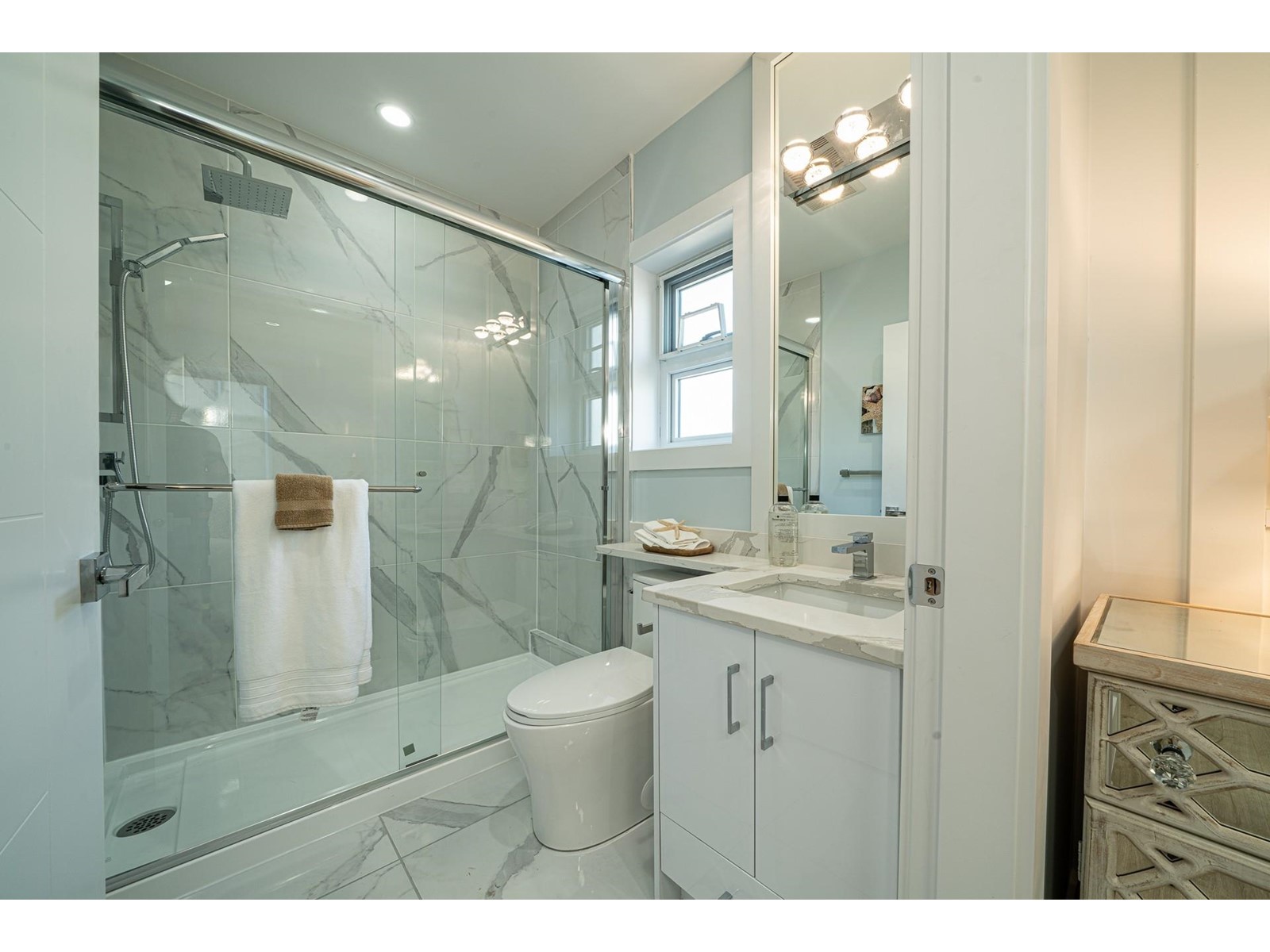 Listing Picture 12 of 26 : 6958 KNIGHT STREET, Vancouver / 溫哥華 - 魯藝地產 Yvonne Lu Group - MLS Medallion Club Member