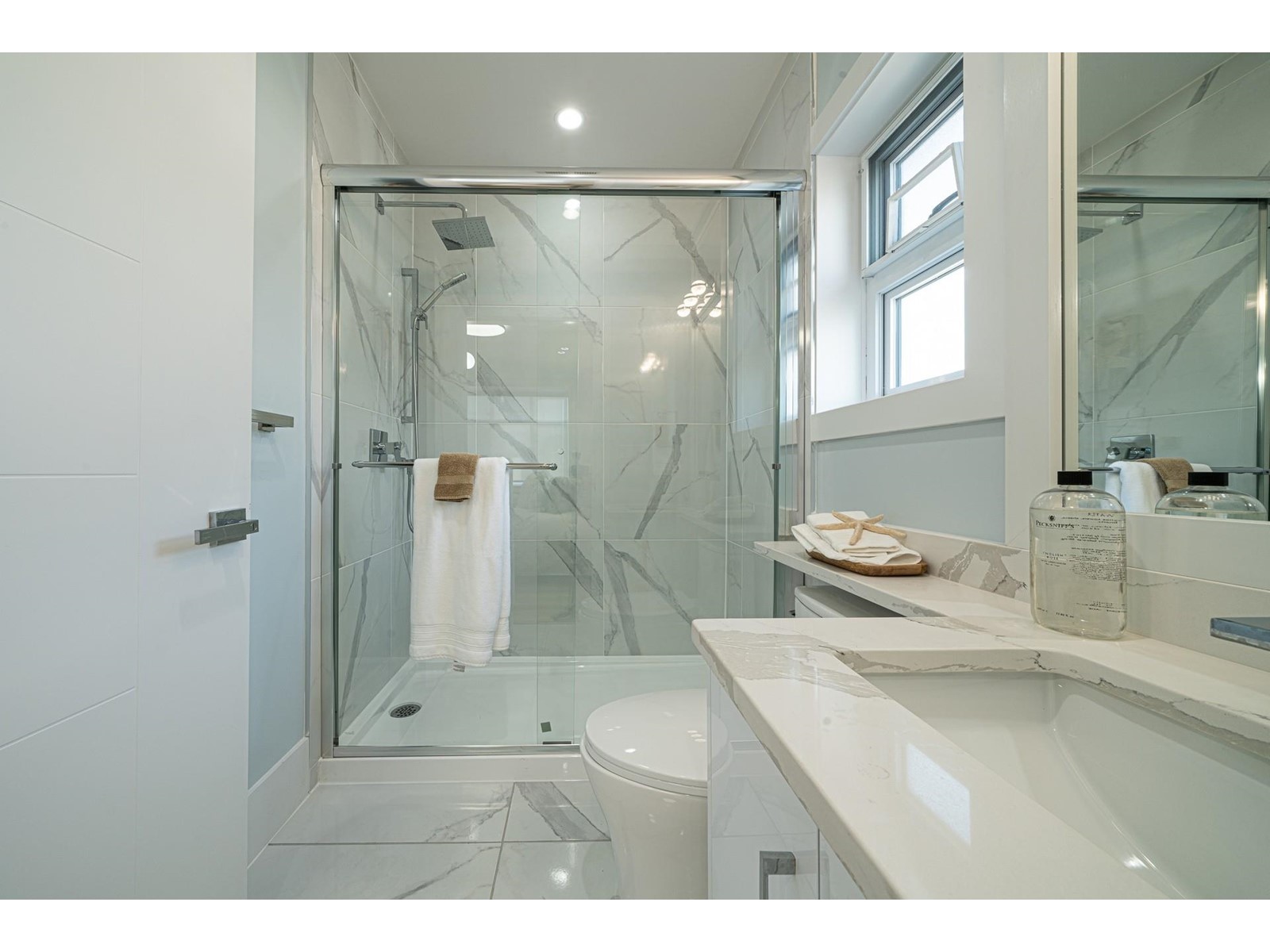 Listing Picture 11 of 26 : 6958 KNIGHT STREET, Vancouver / 溫哥華 - 魯藝地產 Yvonne Lu Group - MLS Medallion Club Member