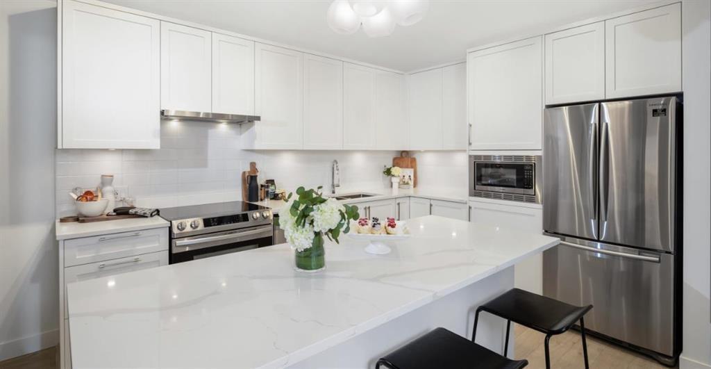 207 22575 Brown Avenue, Maple Ridge, British Columbia  V2X 3R6 - Photo 2 - R2774991