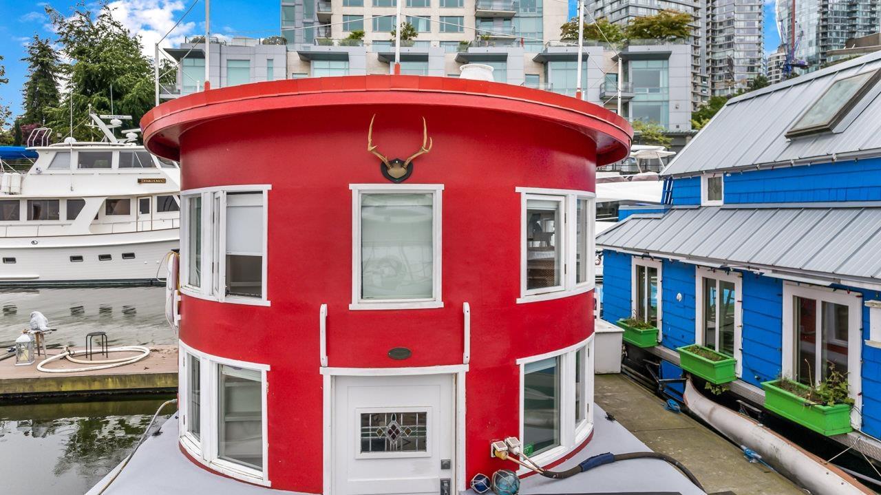 B17 1525 Coal Harbour Quay Road, Vancouver, British Columbia  V6G 3E7 - Photo 2 - R2775299