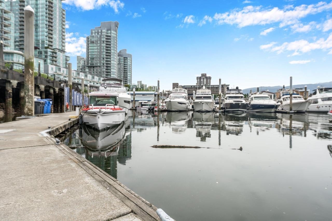 B17 1525 Coal Harbour Quay Road, Vancouver, British Columbia  V6G 3E7 - Photo 21 - R2775299
