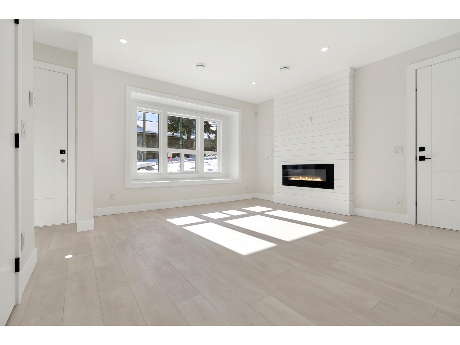 6017 Sprott Street, Burnaby, British Columbia  V5G 1T9 - Photo 12 - R2774300