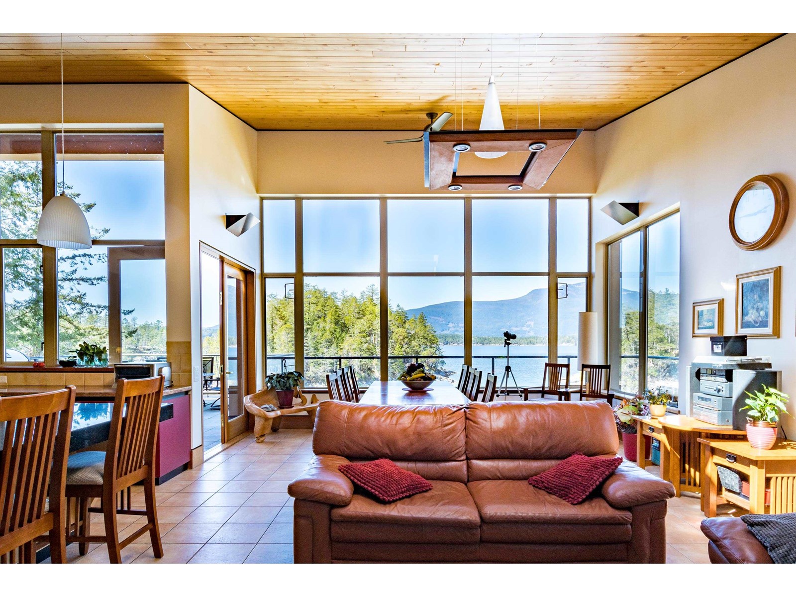 4355 Blind Bay, Pender Harbour, British Columbia  V0N 0V0 - Photo 14 - R2775340