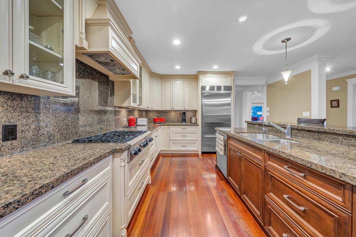 6252 St. Georges Crescent, West Vancouver, British Columbia  V7W 1Z2 - Photo 2 - R2775320