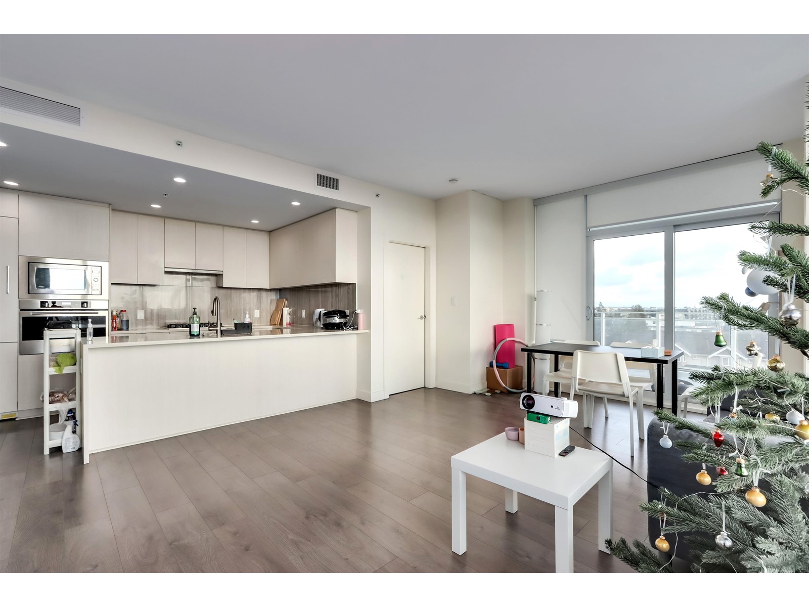 604 5051 Imperial Street, Burnaby, British Columbia  V5J 0J3 - Photo 4 - R2775505