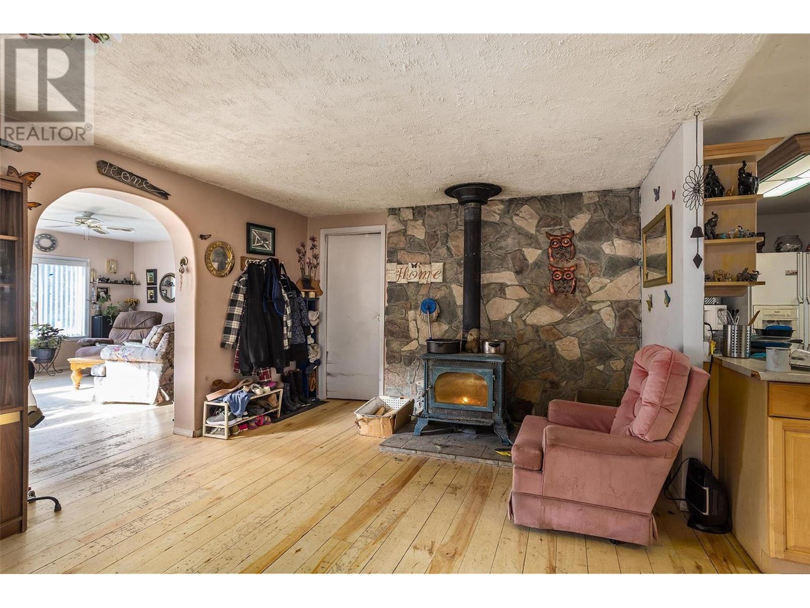 85 Ernest Avenue,, Beaverdell, British Columbia  V0H 1A0 - Photo 4 - 10273497