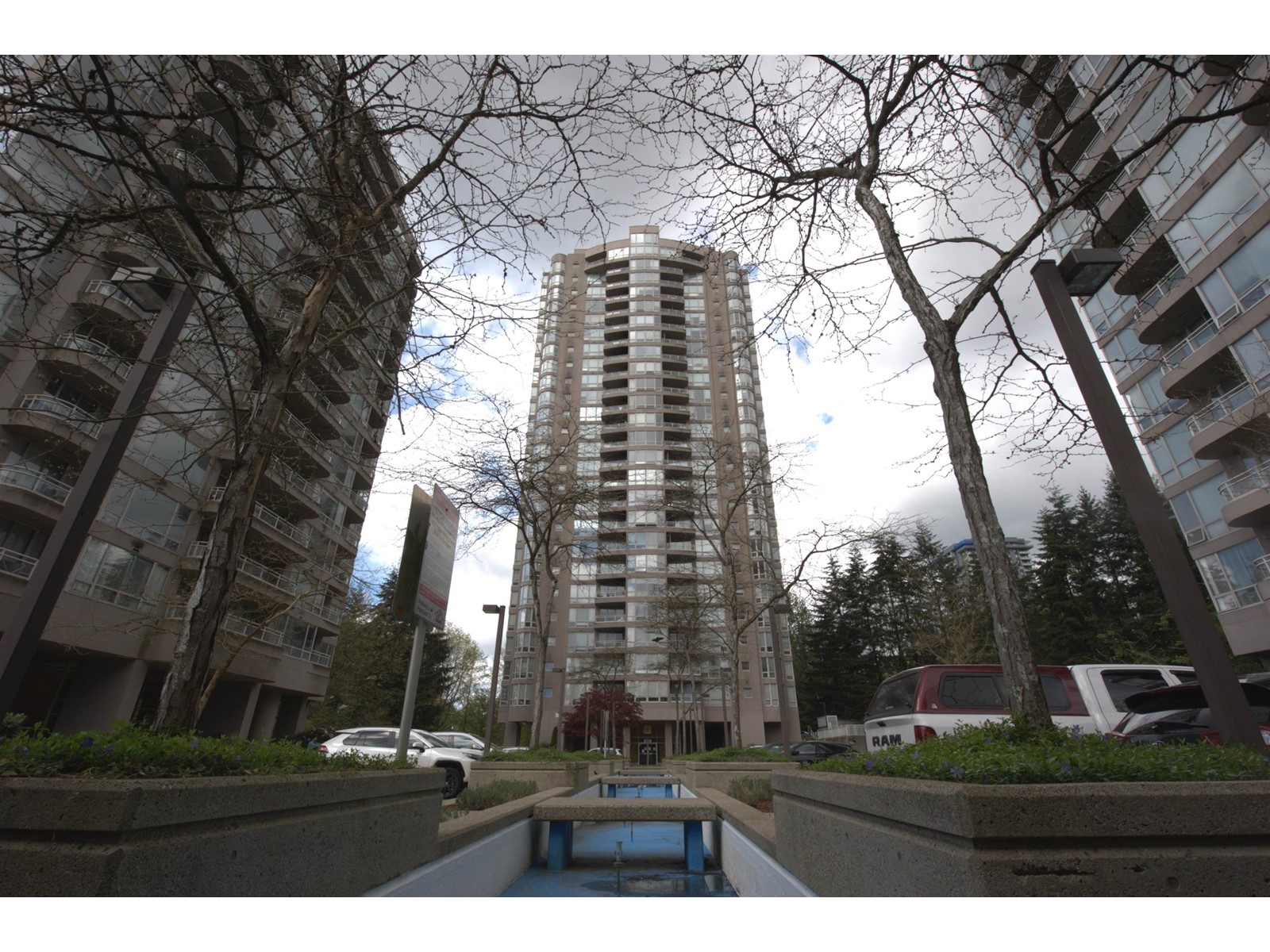 1901 9603 Manchester Drive, Burnaby, British Columbia  V3N 4Y7 - Photo 3 - R2775482