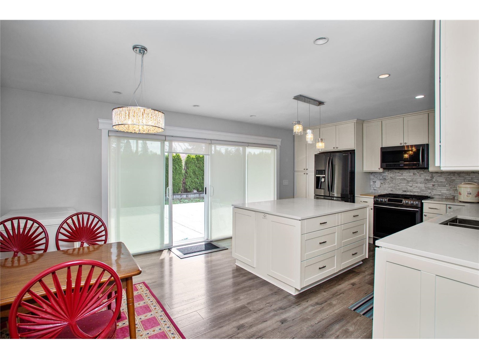 22136 Selkirk Avenue, Maple Ridge, British Columbia  V2X 2X2 - Photo 9 - R2775738