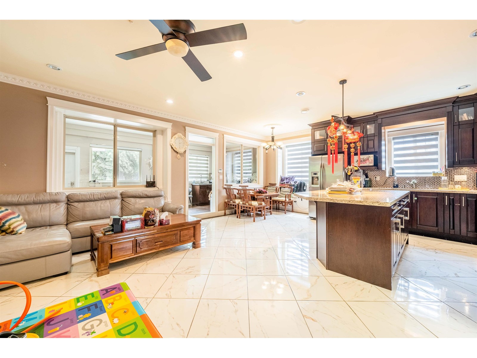 7718 Mayfield Street, Burnaby, British Columbia  V5E 2J6 - Photo 13 - R2776161