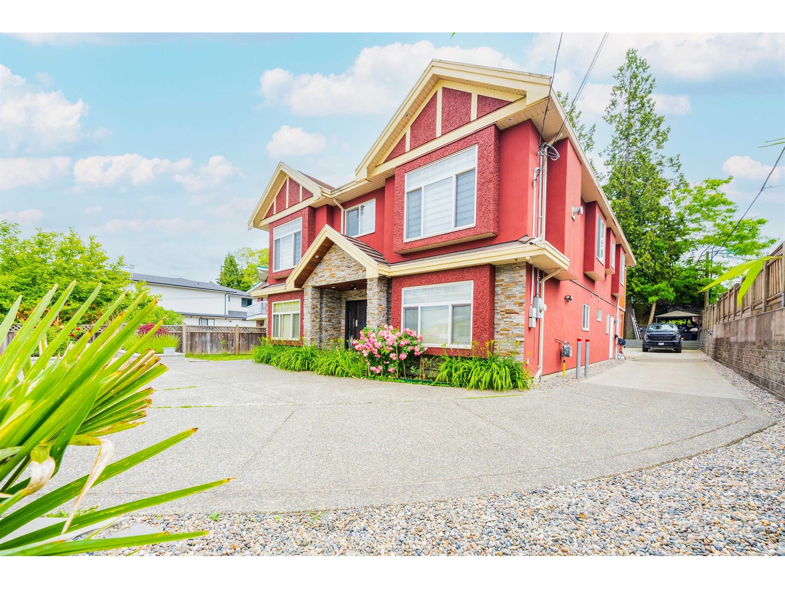 7718 Mayfield Street, Burnaby, British Columbia  V5E 2J6 - Photo 2 - R2776161