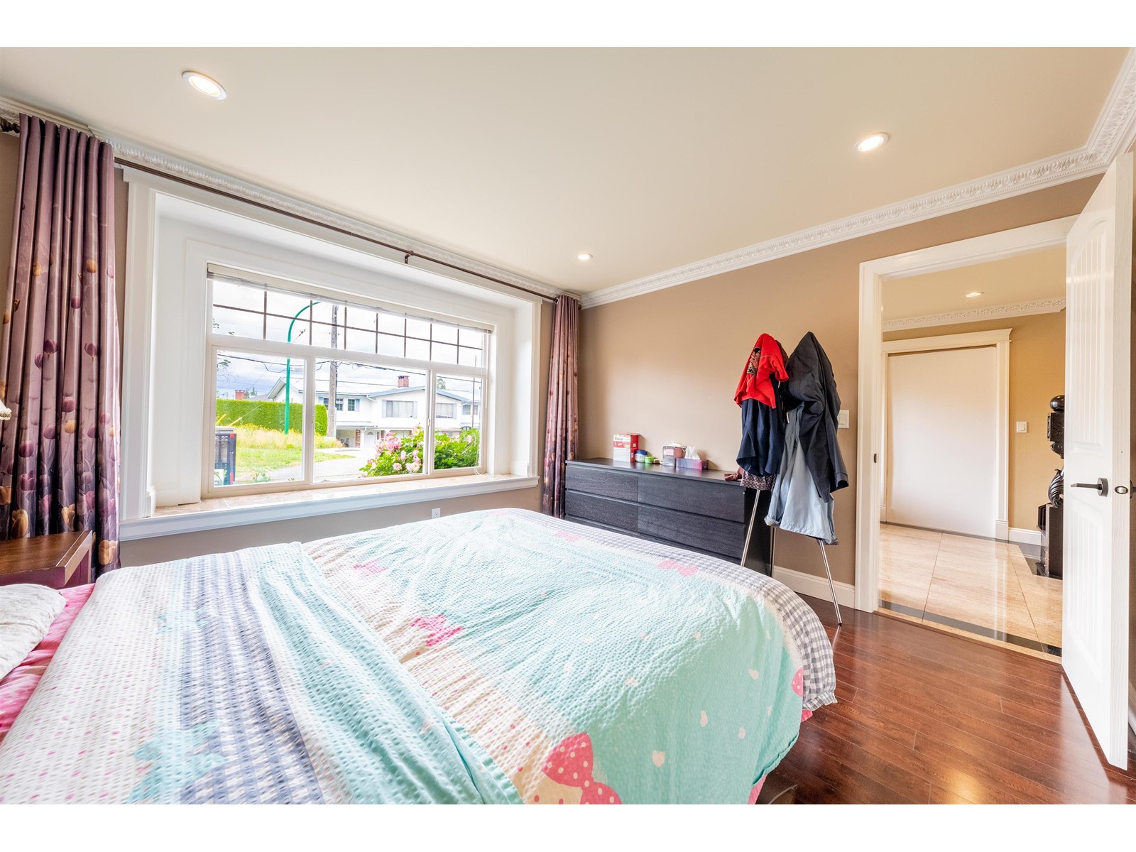 7718 Mayfield Street, Burnaby, British Columbia  V5E 2J6 - Photo 4 - R2776161