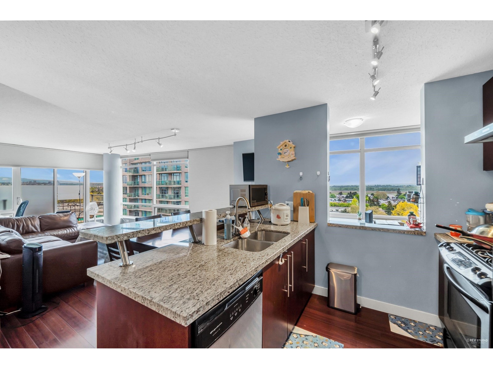 1601 8288 Lansdowne Road, Richmond, British Columbia  V6X 0B3 - Photo 3 - R2776206