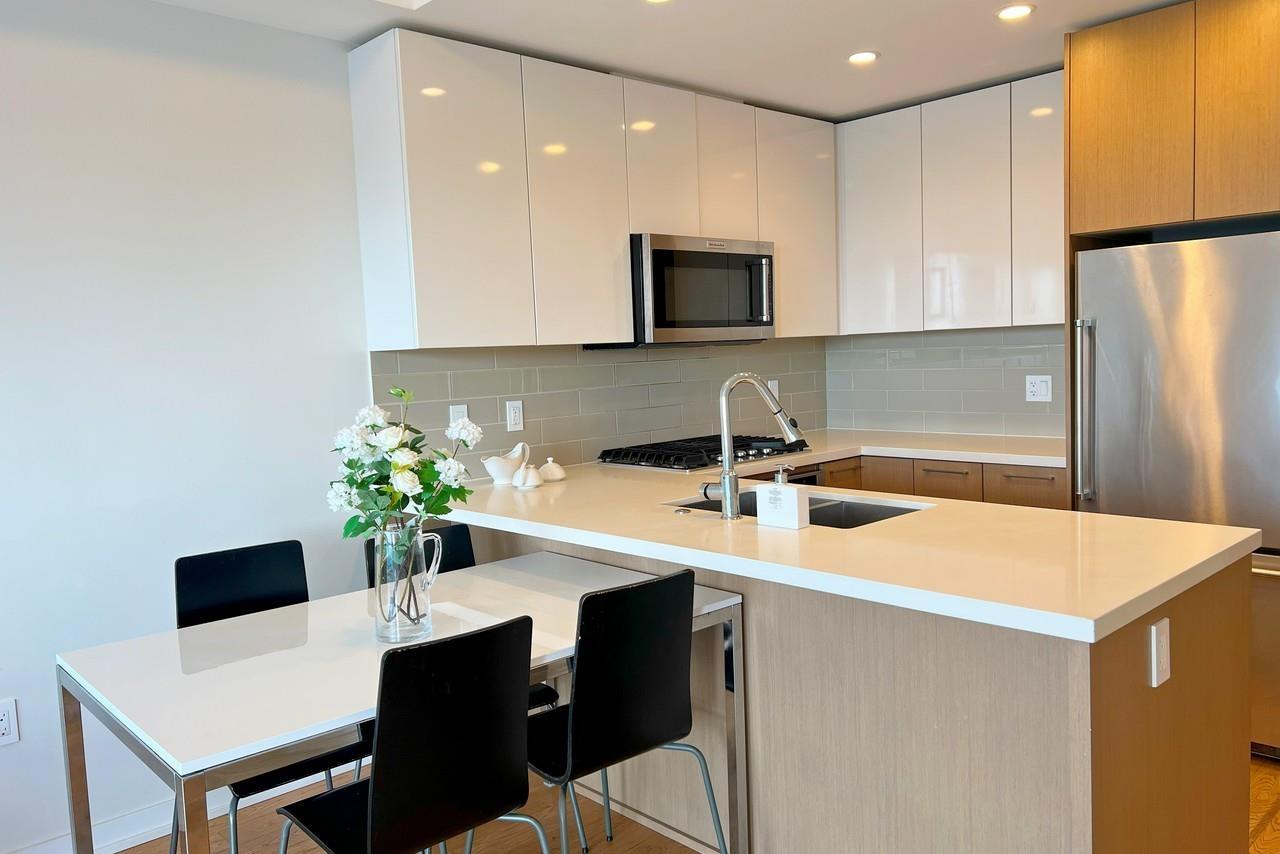 Listing Picture 5 of 12 : 303 7008 RIVER PARKWAY, Richmond / 烈治文 - 魯藝地產 Yvonne Lu Group - MLS Medallion Club Member