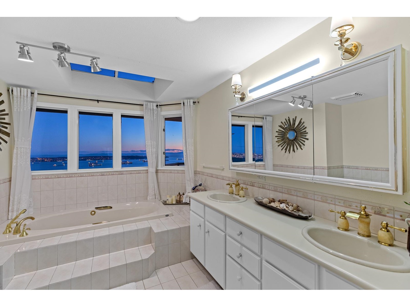 2550 Westhill Drive, West Vancouver, British Columbia  V7S 3B7 - Photo 21 - R2776473