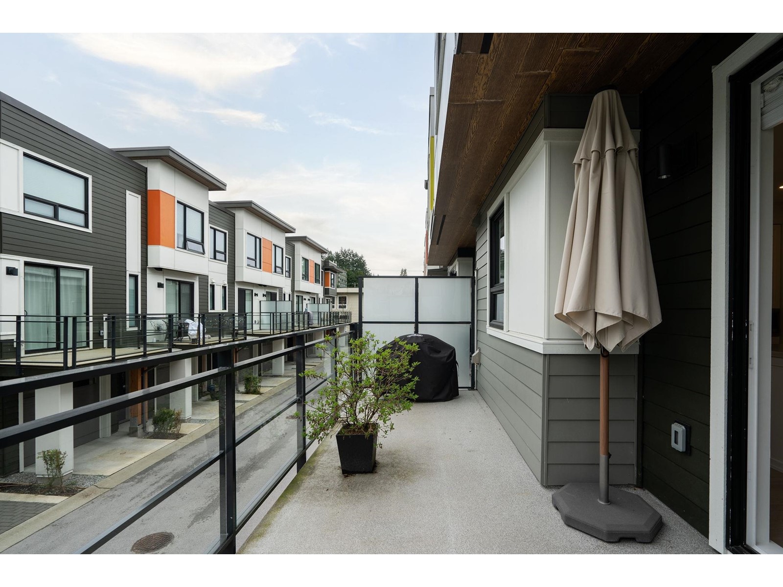 202 3021 St George Street, Port Moody, British Columbia  V3H 0K3 - Photo 14 - R2776416