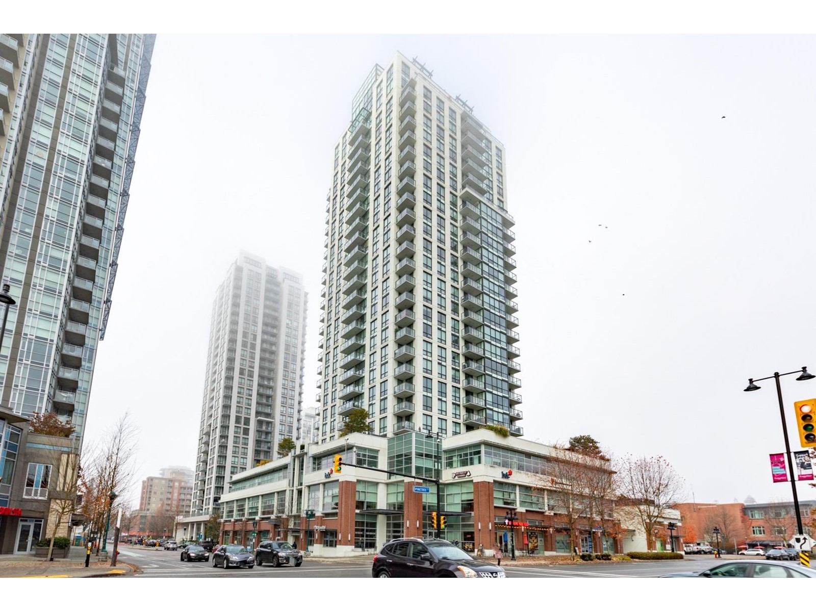 1501 3007 Glen Drive, Coquitlam, British Columbia  V3B 0L8 - Photo 1 - R2775335