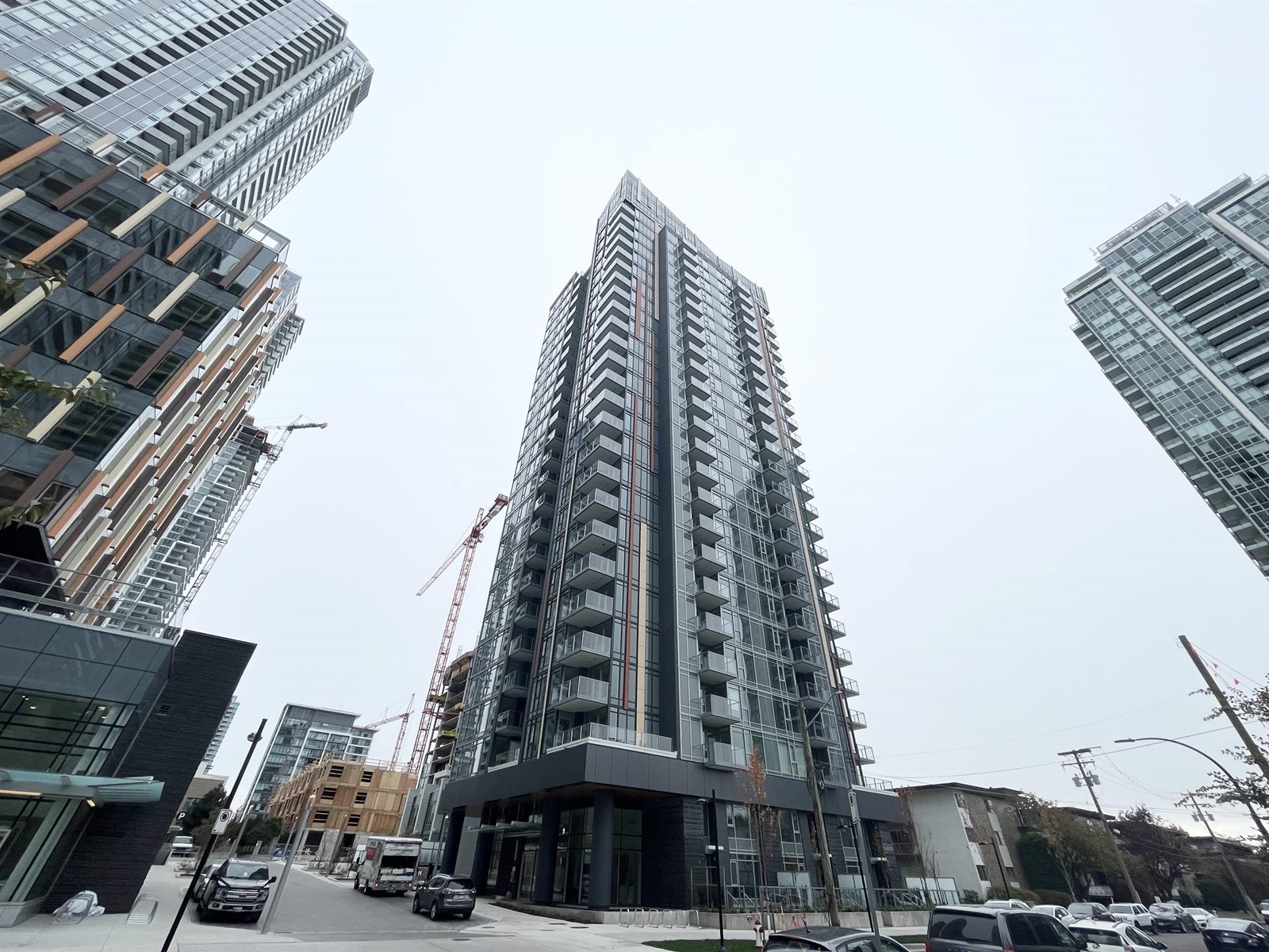 706 6398 SILVER AVENUE, burnaby, British Columbia