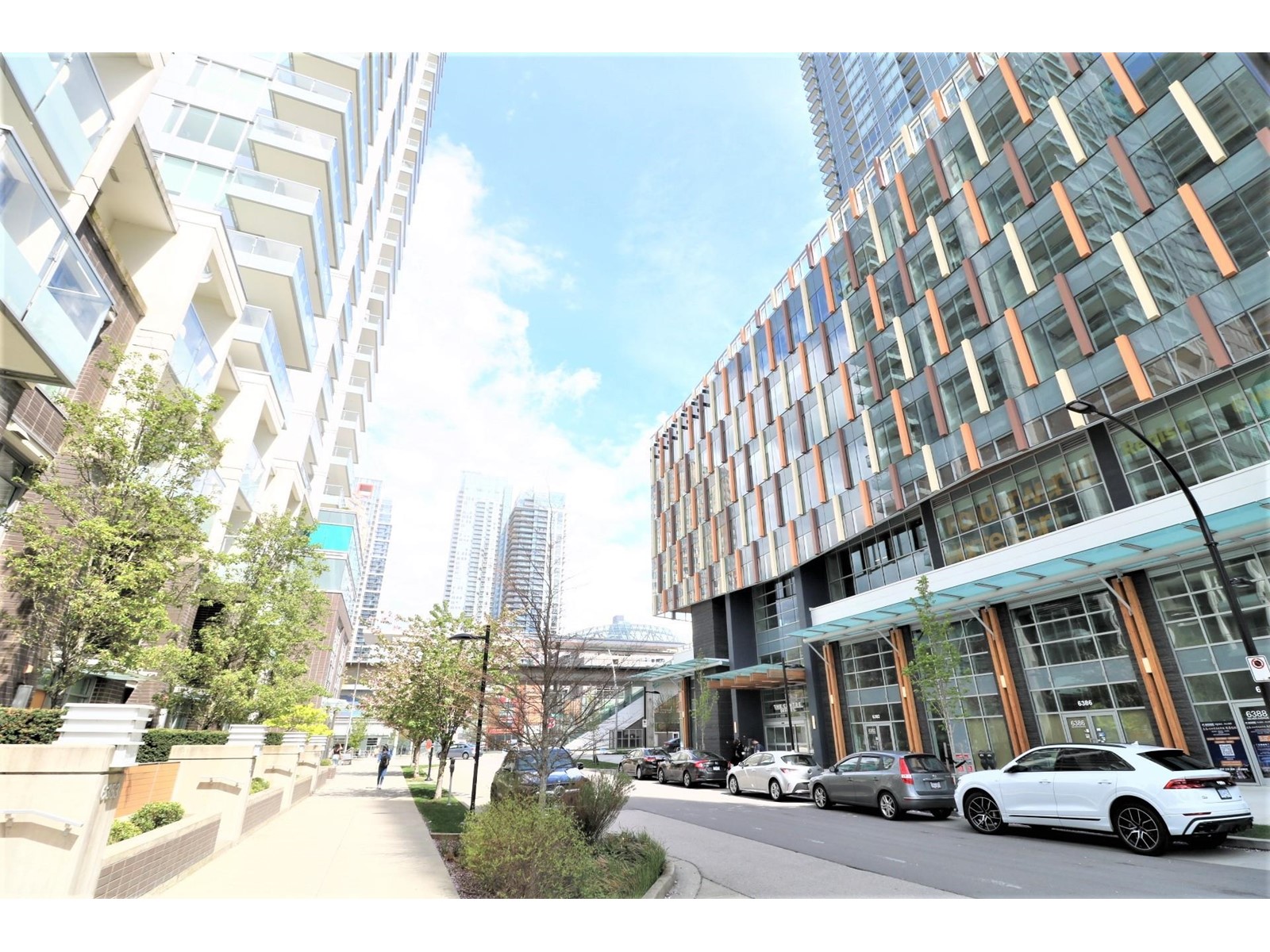 410 6378 Silver Avenue, Burnaby, British Columbia  V5H 0J2 - Photo 2 - C8051450