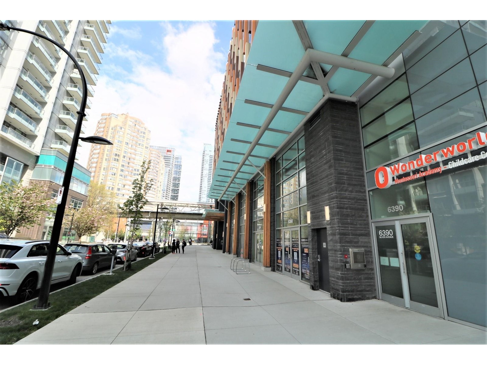 409 6378 Silver Avenue, Burnaby, British Columbia  V5H 0J2 - Photo 3 - C8051452