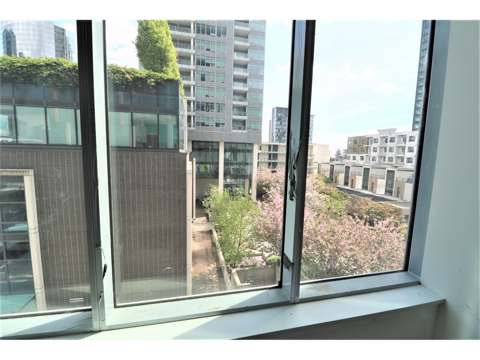 409 6378 Silver Avenue, Burnaby, British Columbia  V5H 0J2 - Photo 8 - C8051452