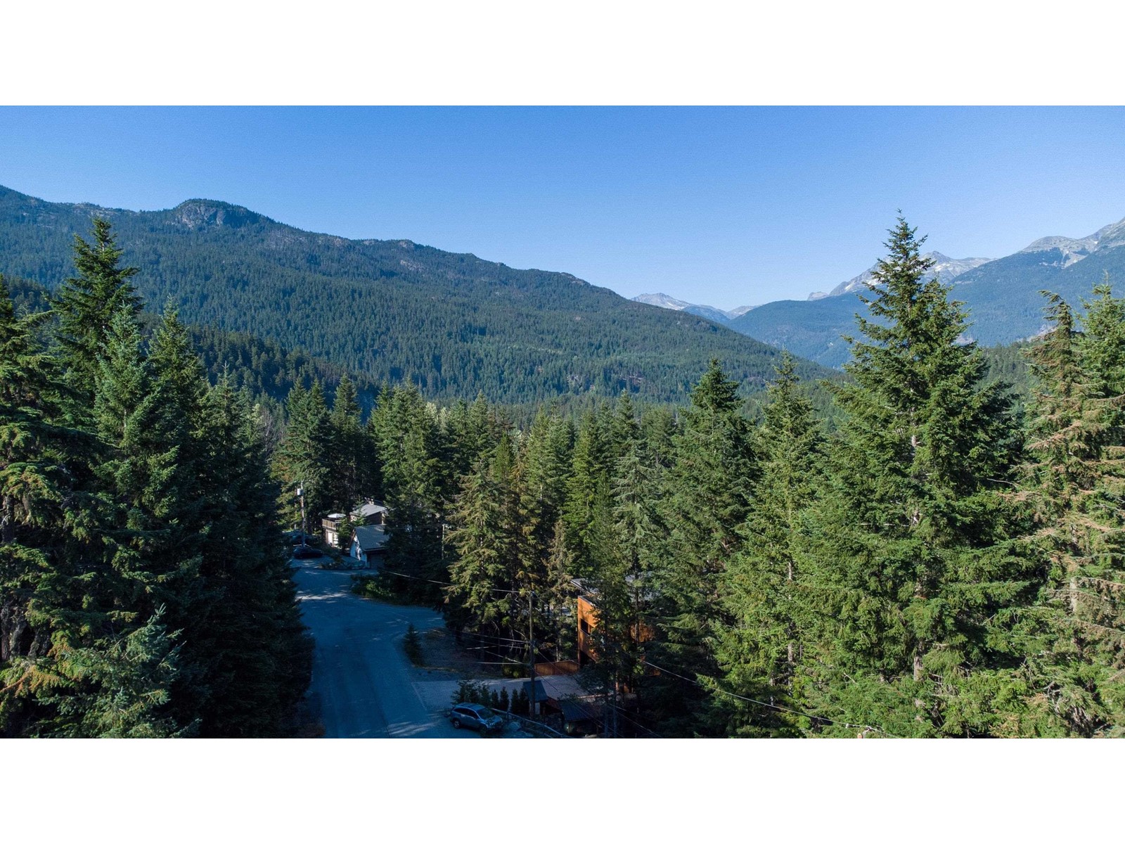 9202 Pinetree Lane, Whistler, British Columbia  V8E 0G5 - Photo 4 - R2777011