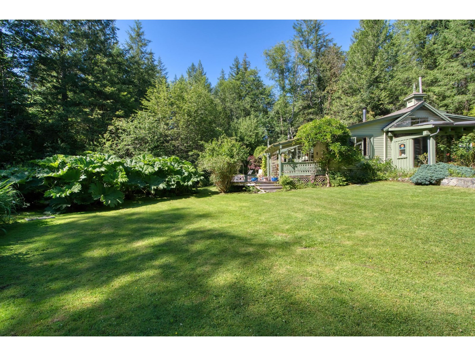5653 Garden Bay Road, Garden Bay, British Columbia  V0N 1S1 - Photo 2 - R2777288