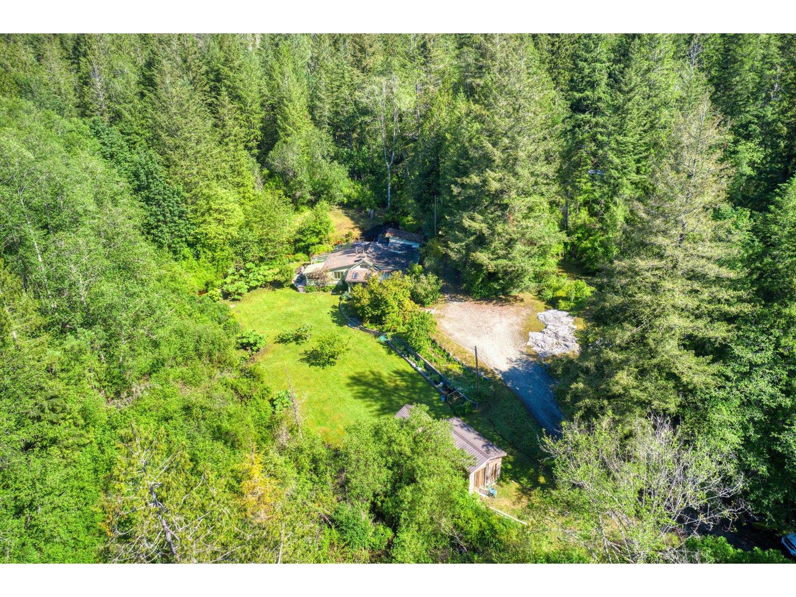 5653 Garden Bay Road, Garden Bay, British Columbia  V0N 1S1 - Photo 38 - R2777288