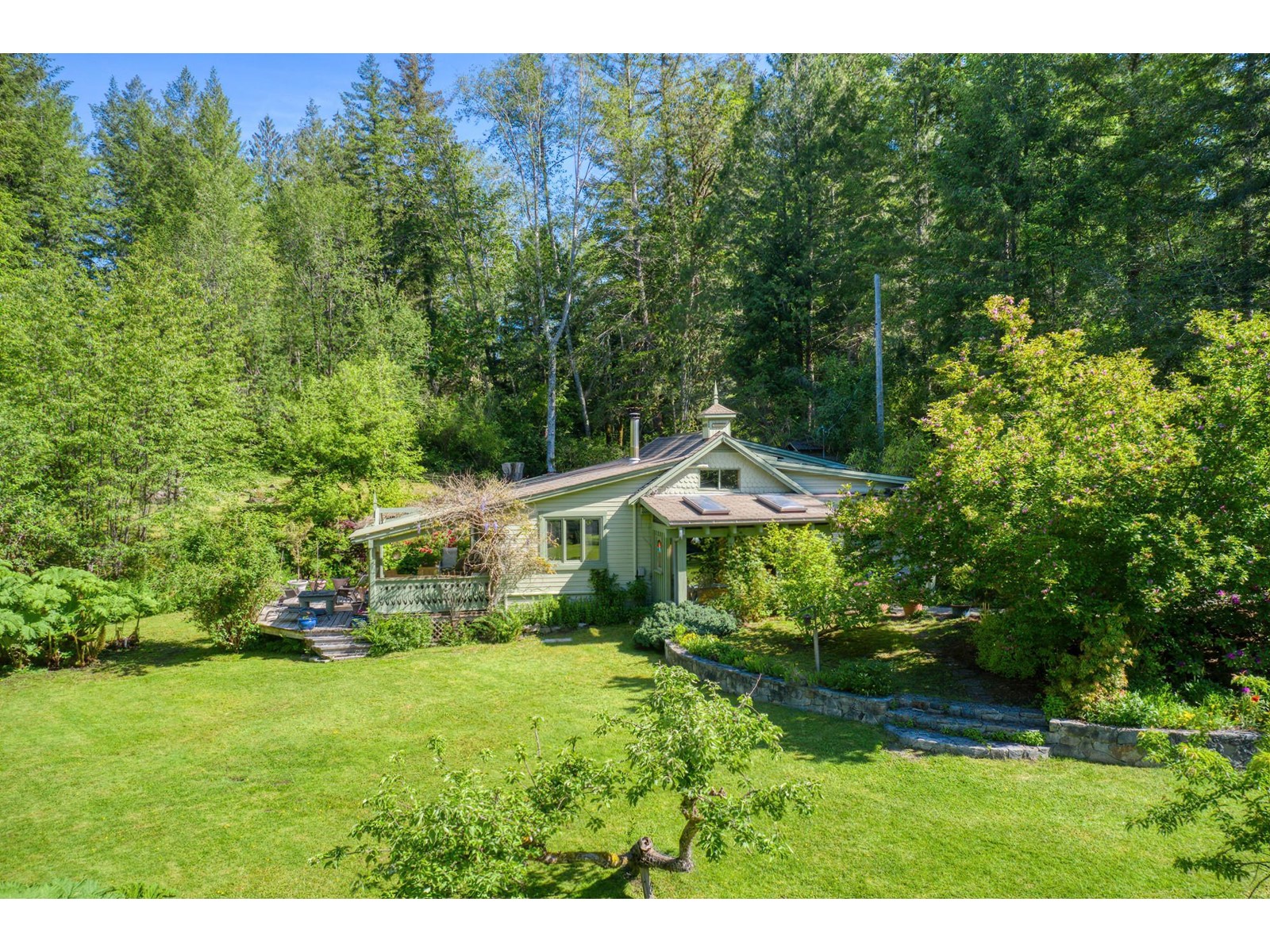 5653 Garden Bay Road, Garden Bay, British Columbia  V0N 1S1 - Photo 4 - R2777288