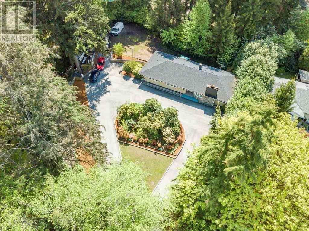 820 Mathers Avenue, West Vancouver, British Columbia  V7T 2G1 - Photo 1 - R2777376