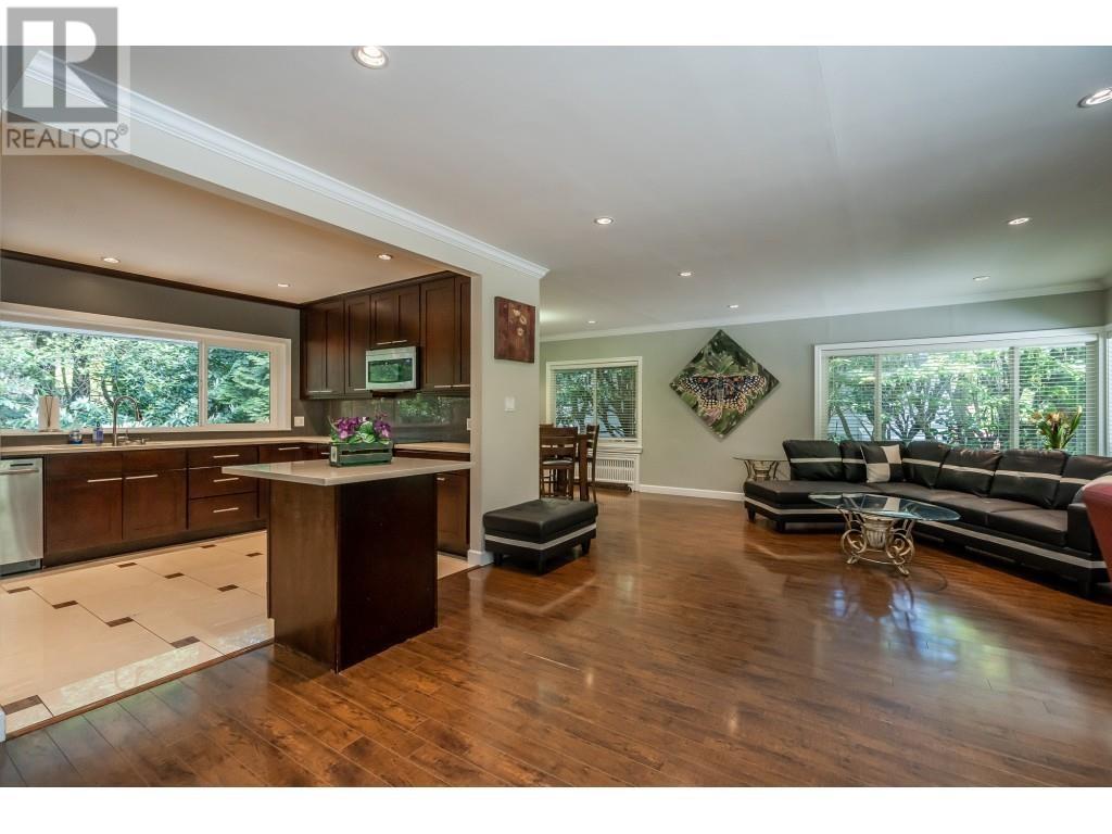 820 Mathers Avenue, West Vancouver, British Columbia  V7T 2G1 - Photo 9 - R2777376