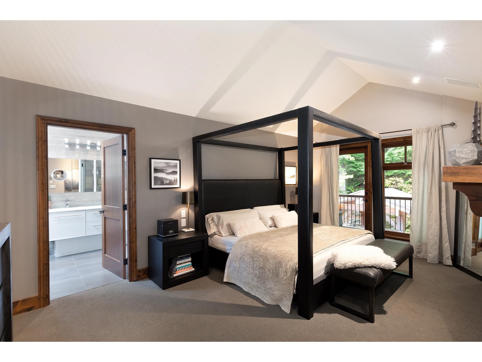 8322 Valley Drive, Whistler, British Columbia  V8E 0G3 - Photo 11 - R2777943
