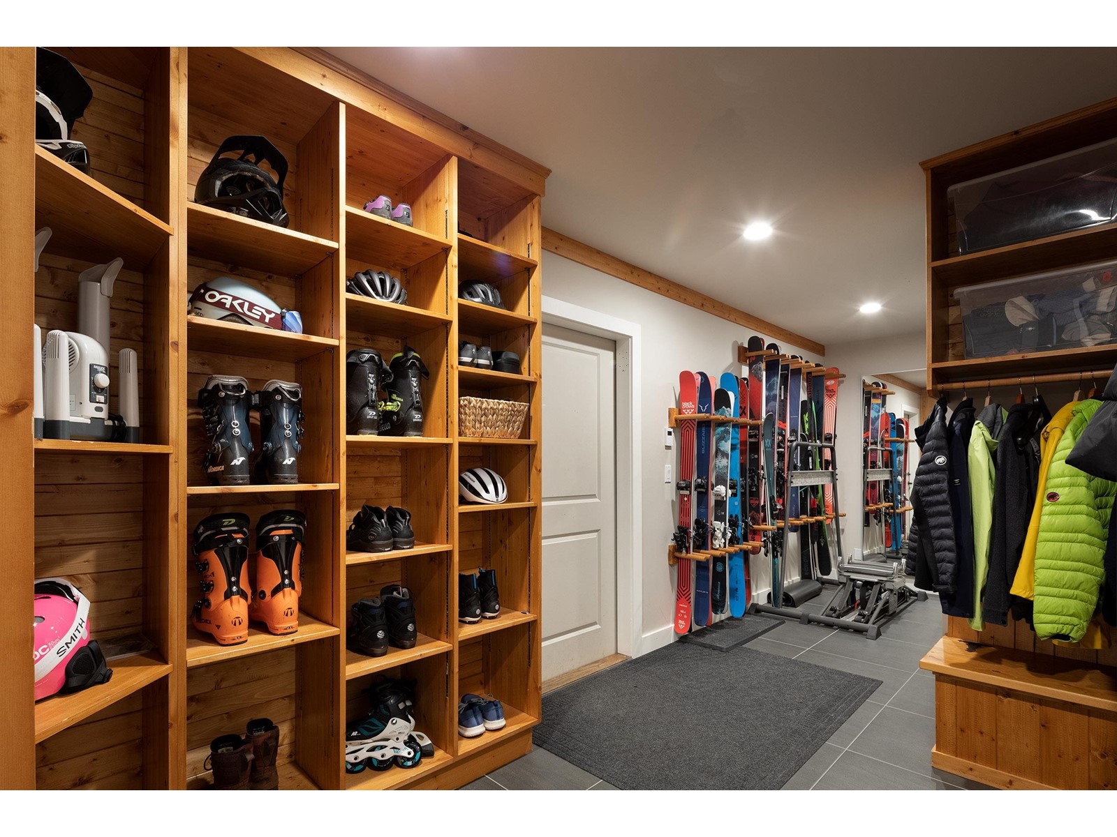 8322 Valley Drive, Whistler, British Columbia  V8E 0G3 - Photo 23 - R2777943
