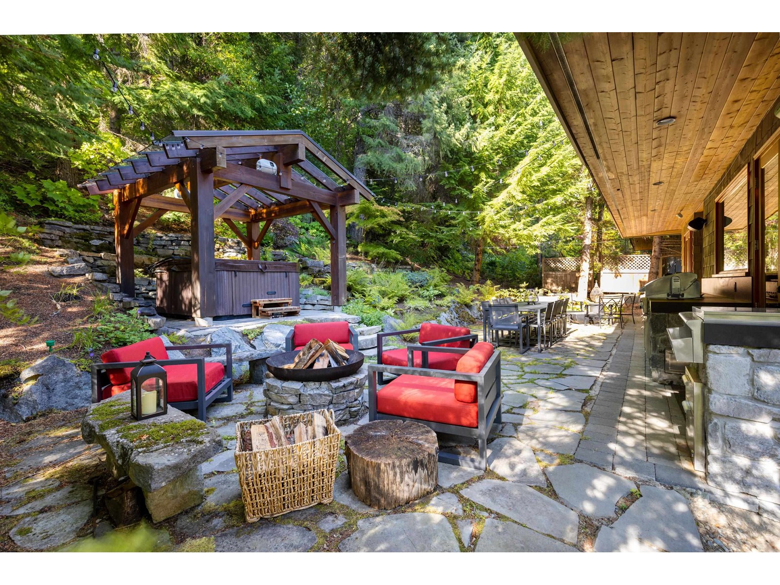 8322 Valley Drive, Whistler, British Columbia  V8E 0G3 - Photo 26 - R2777943